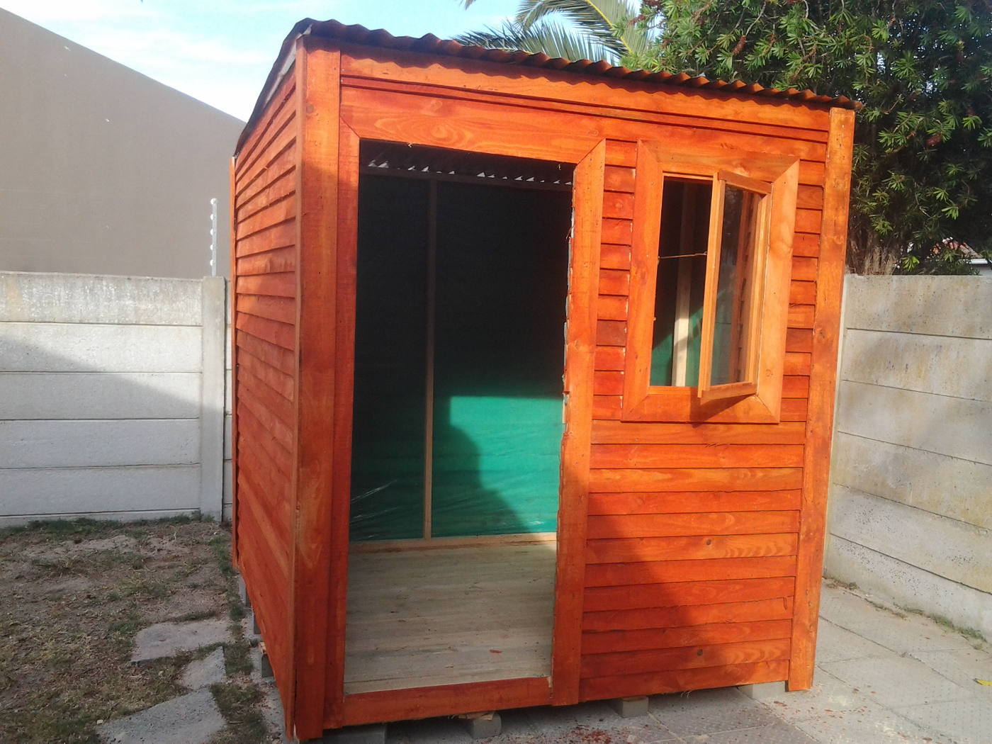 smallgardenshed.jpg